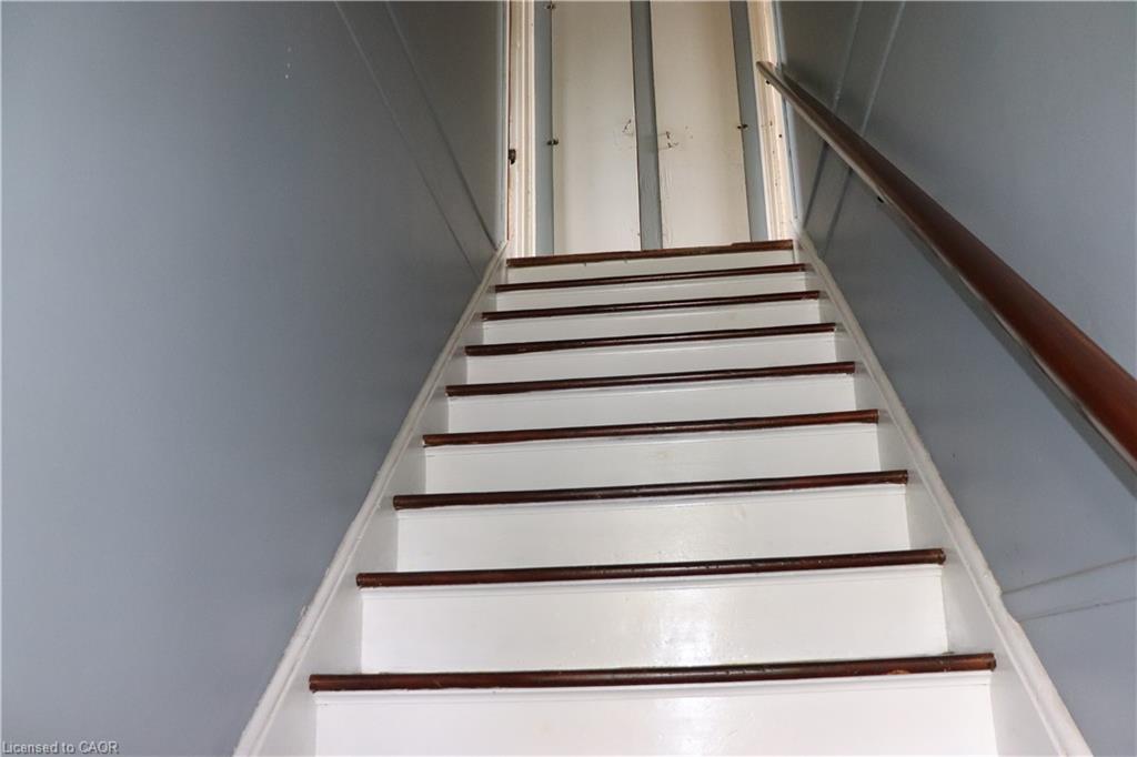 348 Weir Street N Property Photo 18
