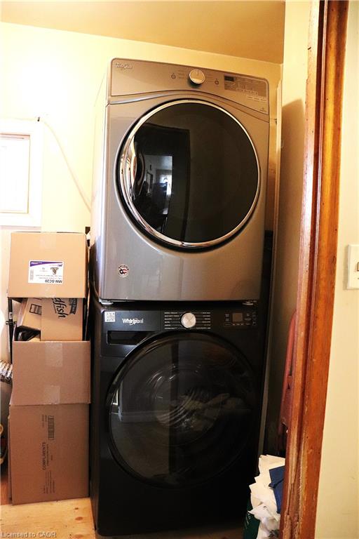 348 Weir Street N Property Photo 25
