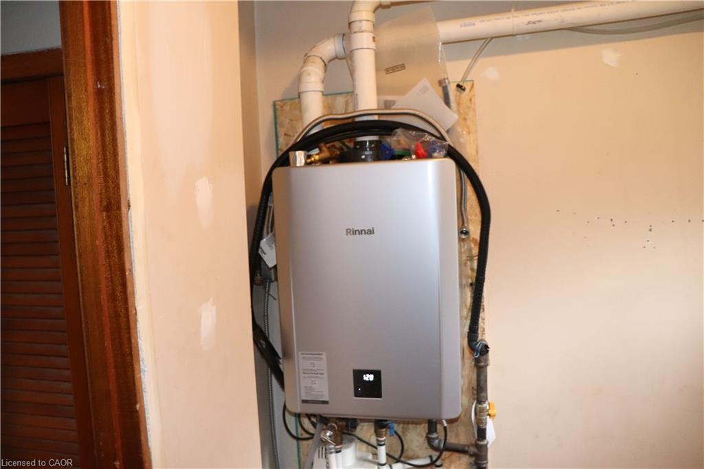 348 Weir Street N Property Photo 26