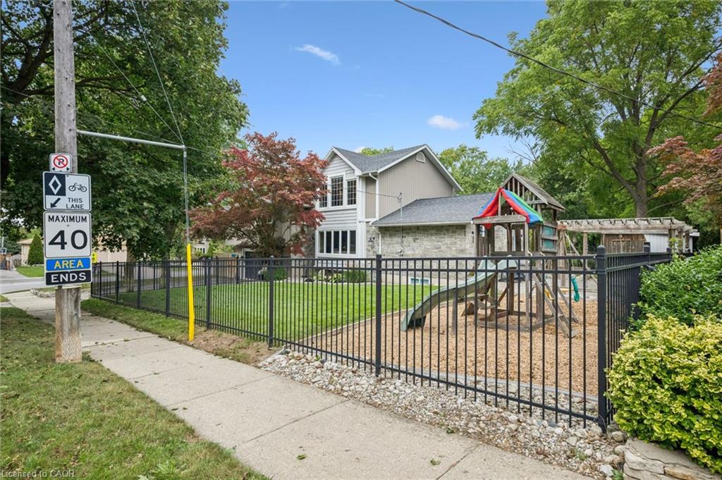 112 Margaret Avenue N Property Photo 3