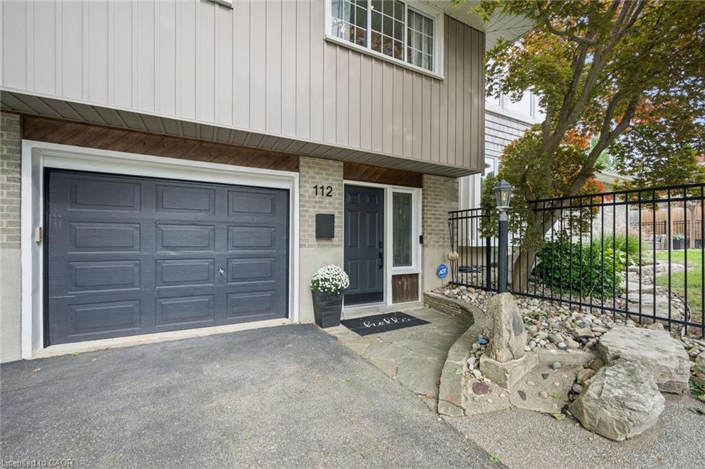 112 Margaret Avenue N Property Photo 4