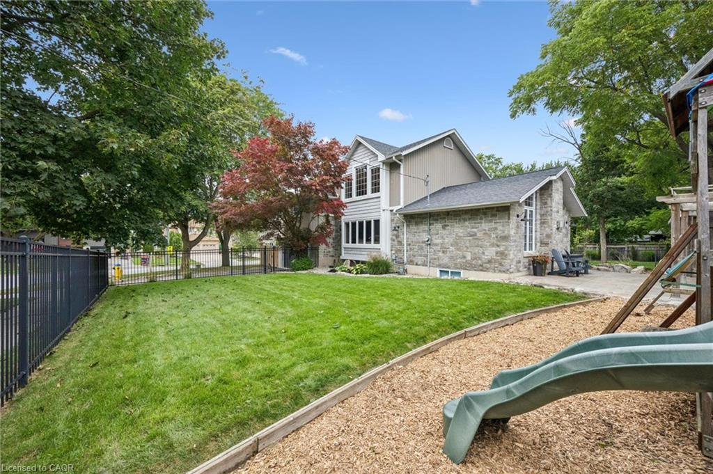 112 Margaret Avenue N Property Photo 38