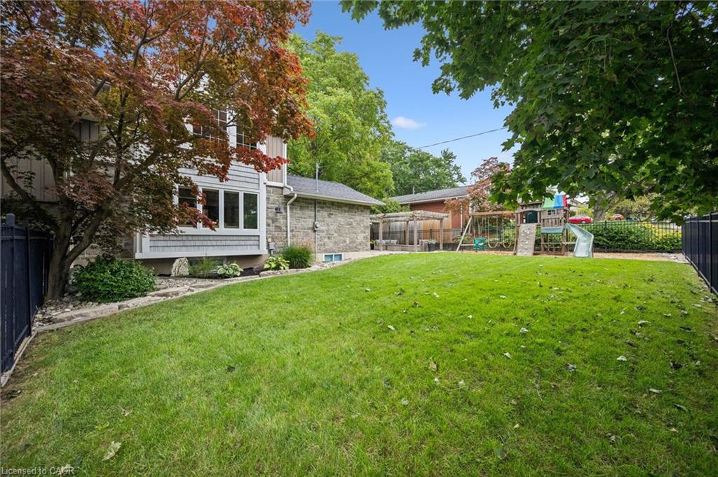 112 Margaret Avenue N Property Photo 39