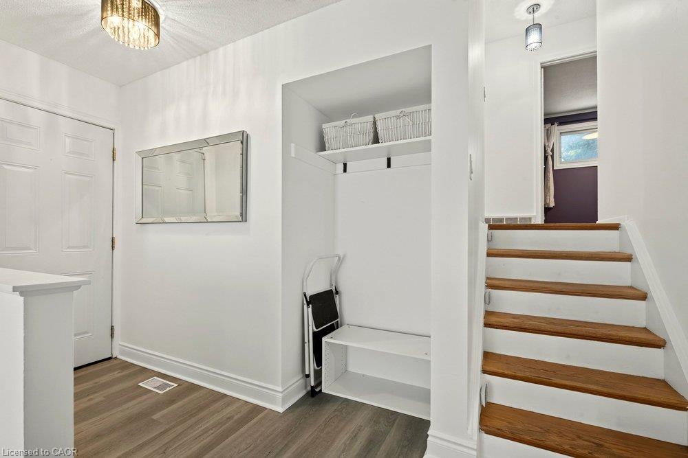 27 Gretna Court Property Photo 5