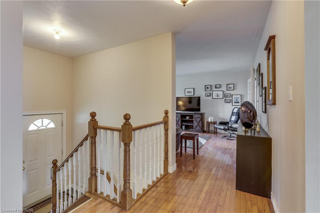 41 Church Street W Property Photo 8