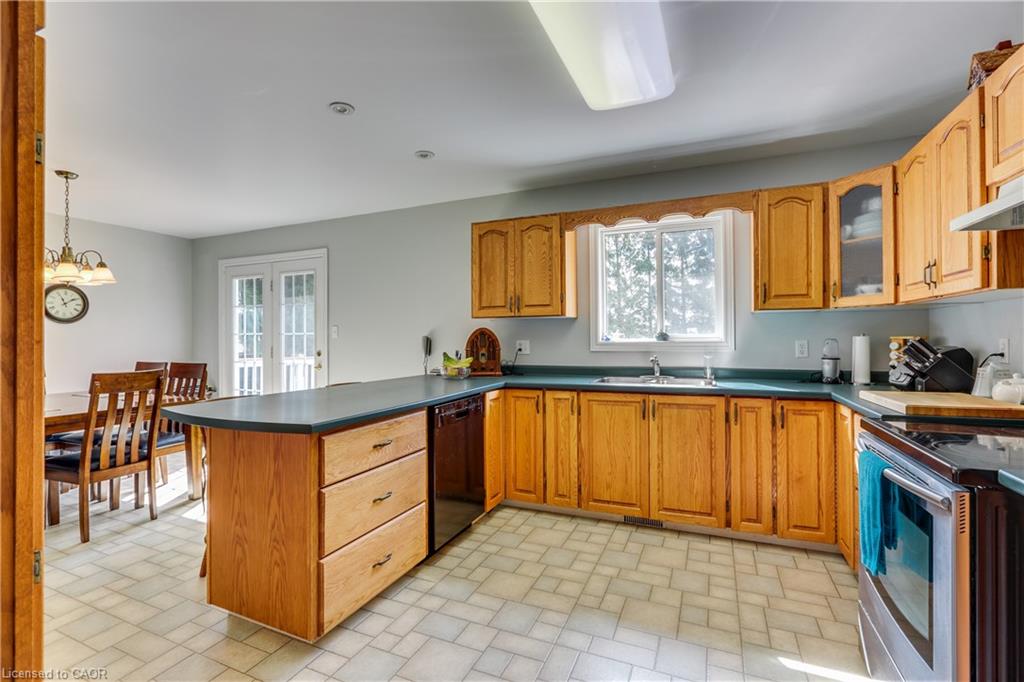 41 Church Street W Property Photo 17