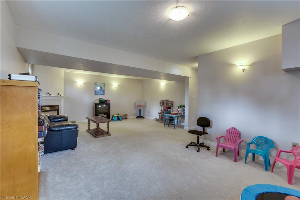 41 Church Street W Property Photo 29