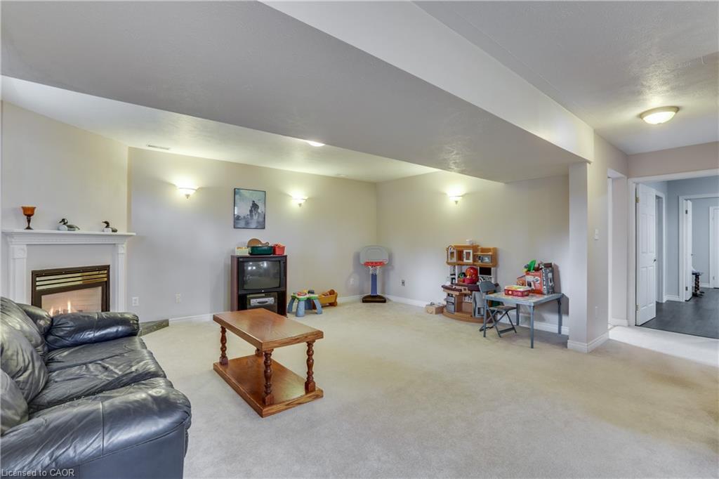 41 Church Street W Property Photo 30