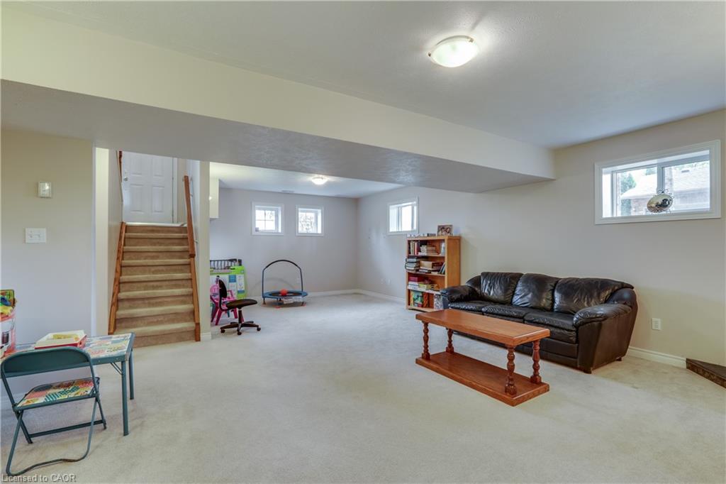 41 Church Street W Property Photo 31