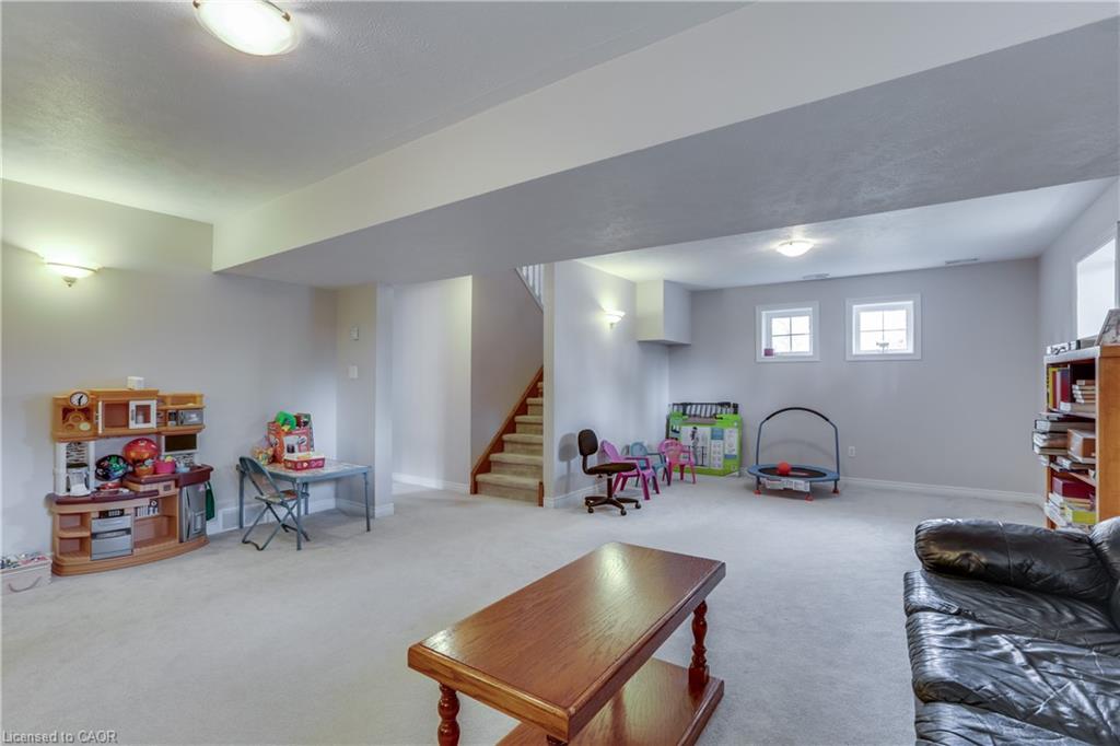 41 Church Street W Property Photo 32