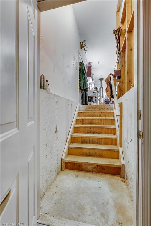 41 Church Street W Property Photo 43