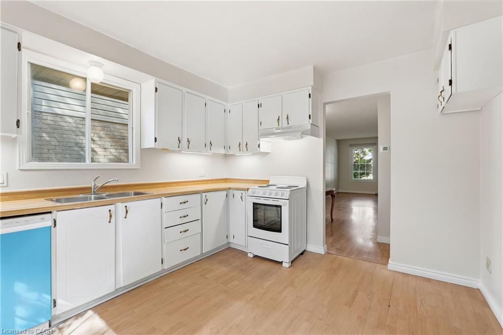 471 Knightsbridge Crescent Property Photo 15