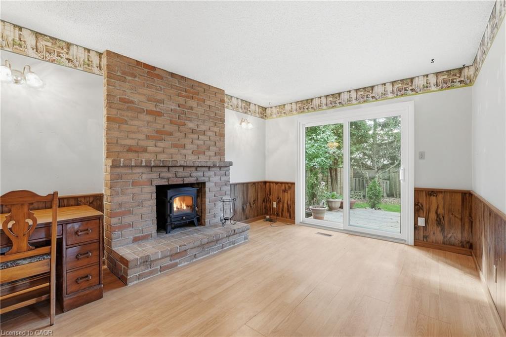 471 Knightsbridge Crescent Property Photo 23
