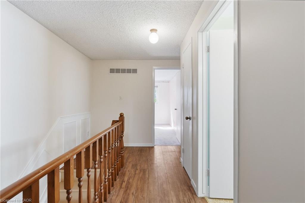 471 Knightsbridge Crescent Property Photo 32