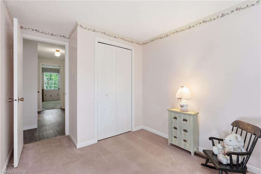471 Knightsbridge Crescent Property Photo 34