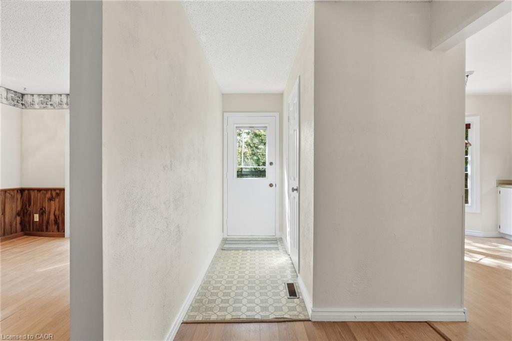 471 Knightsbridge Crescent Property Photo 39