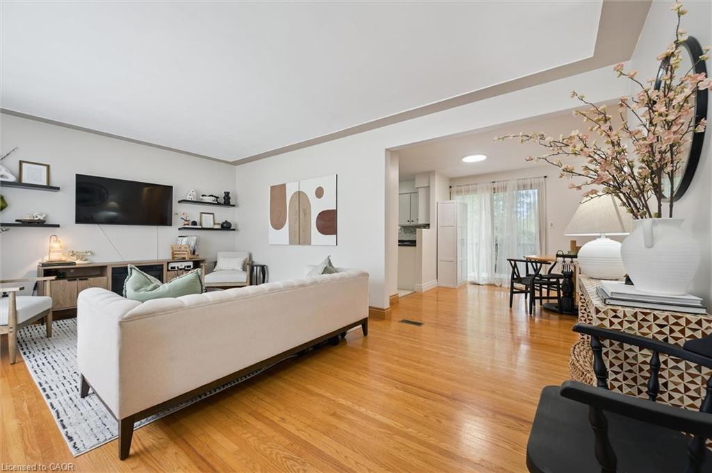 135 Bridge Street W Property Photo 7