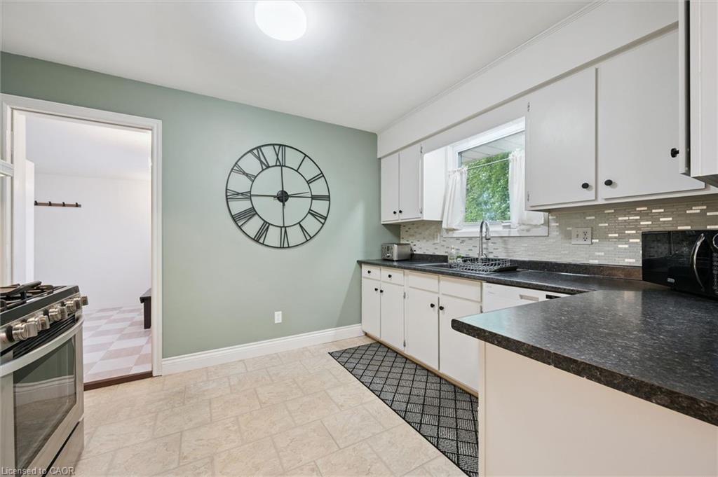 135 Bridge Street W Property Photo 14