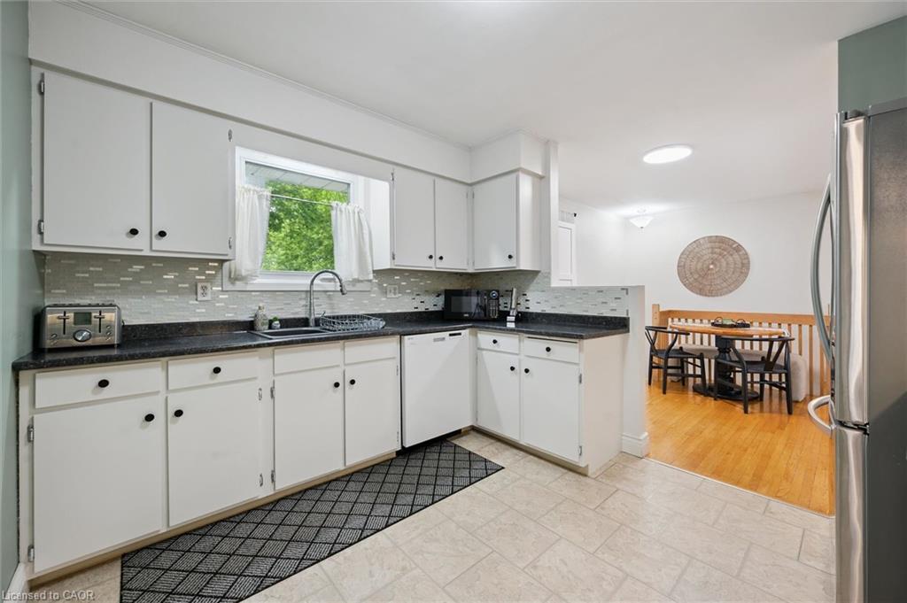 135 Bridge Street W Property Photo 15