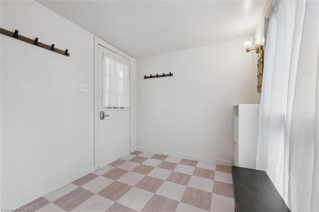 135 Bridge Street W Property Photo 17