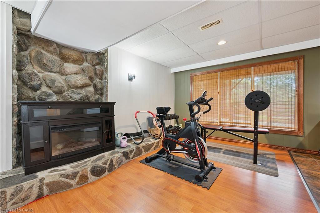 135 Bridge Street W Property Photo 27