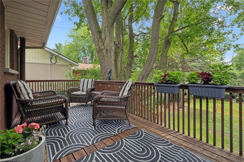 135 Bridge Street W Property Photo 32