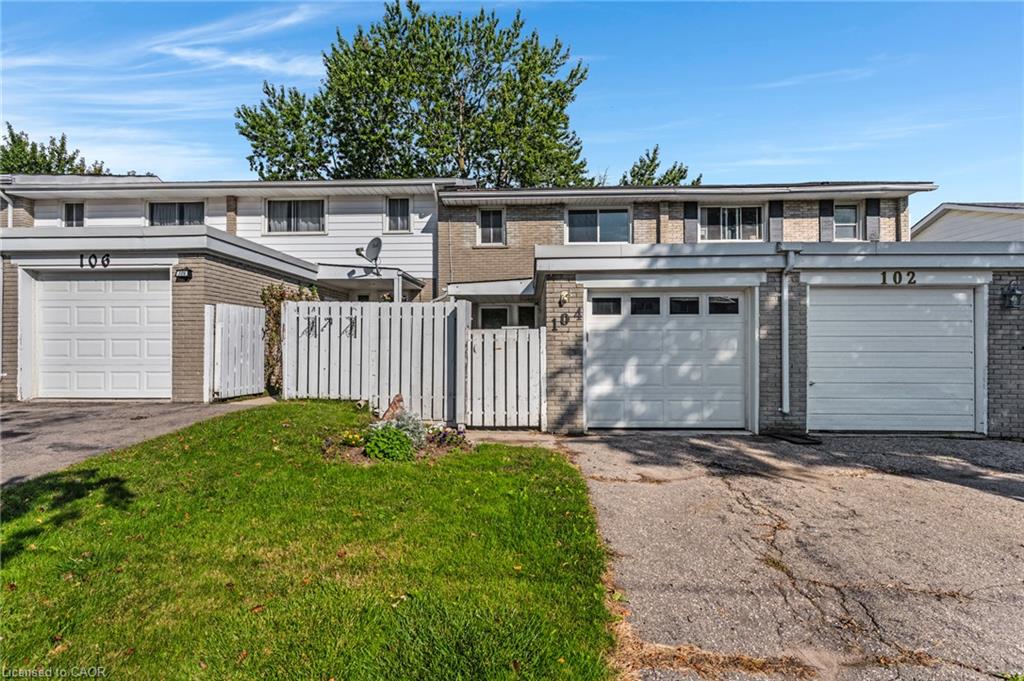 104 Ralgreen Crescent Property Photo 1