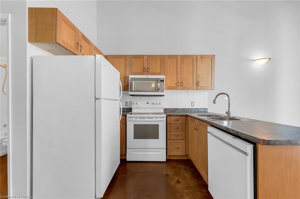 405-11 Rebecca Street Property Photo 3