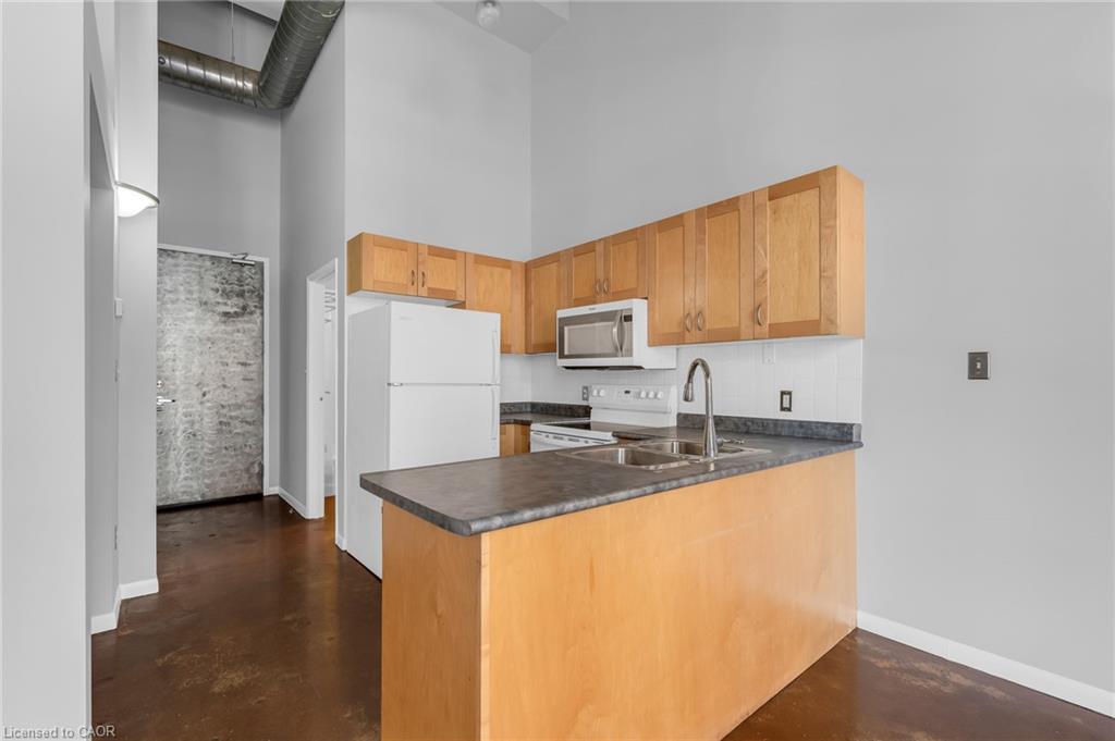 405-11 Rebecca Street Property Photo 4