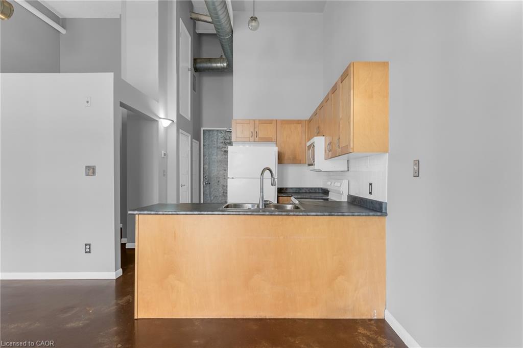 405-11 Rebecca Street Property Photo 5