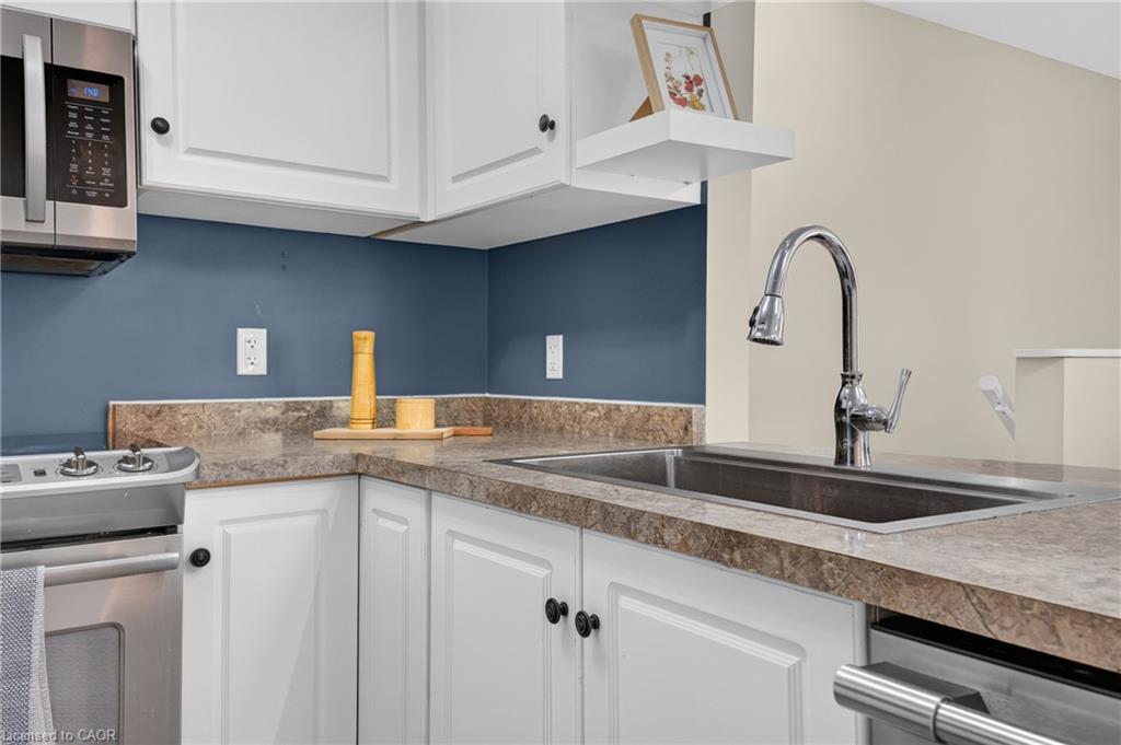 26 Huron Street Property Photo 15