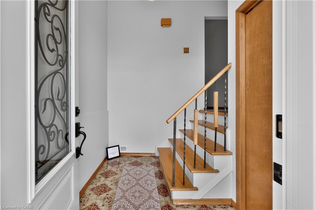 1633 Warren Drive Property Photo 3