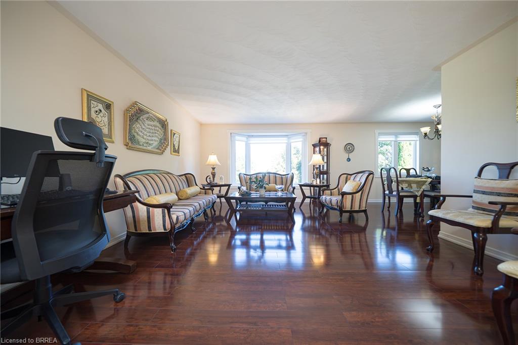 15 Fox Run Property Photo 8