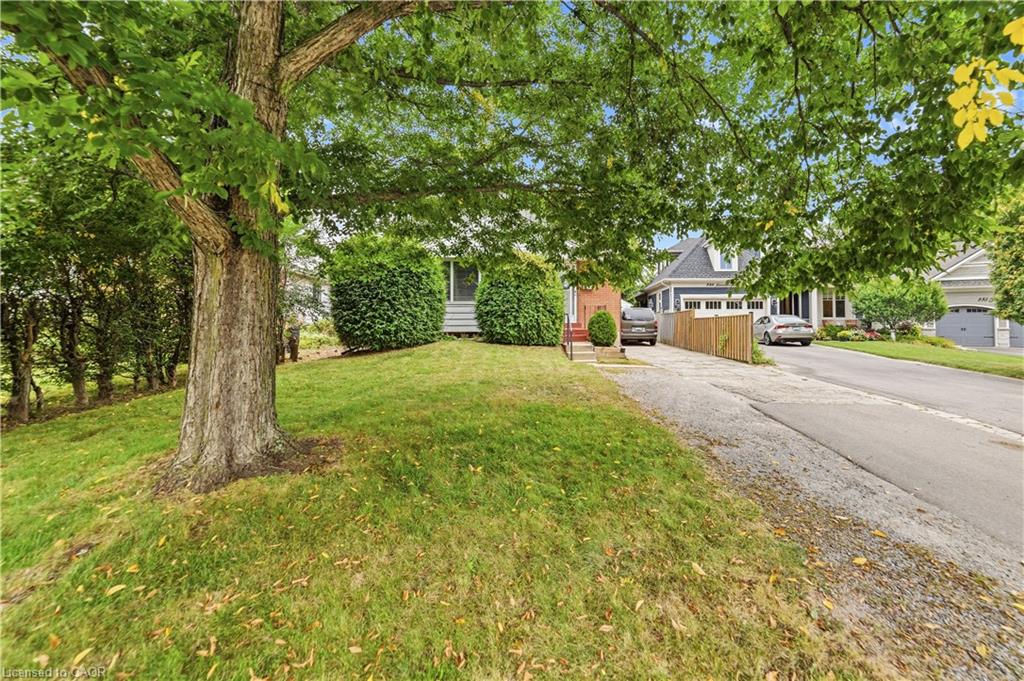 243 Jennings Crescent Property Photo 4