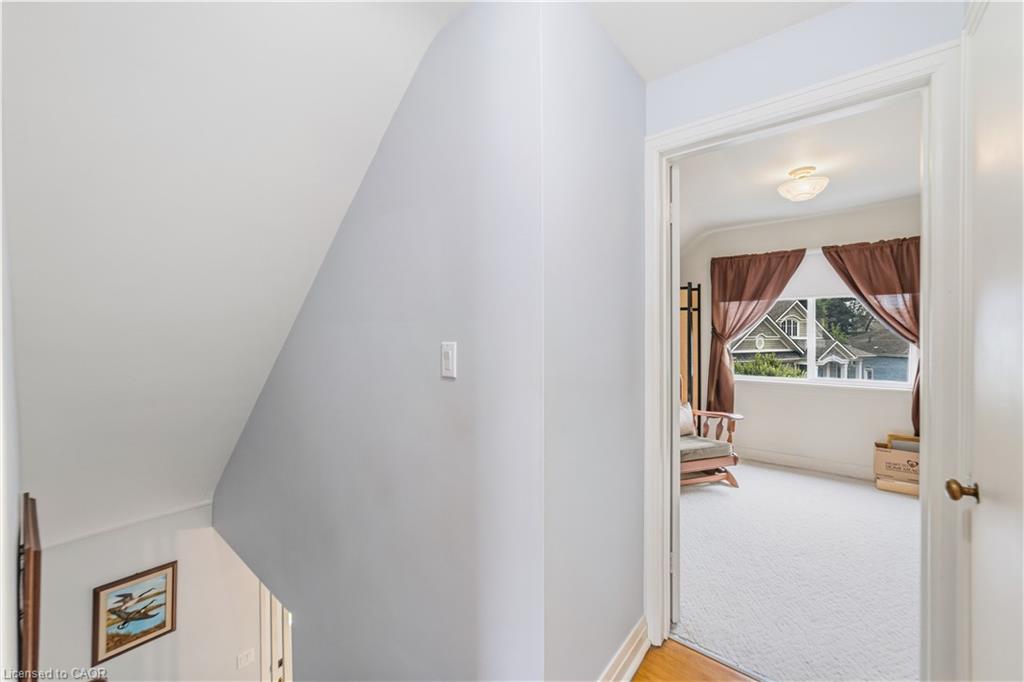 243 Jennings Crescent Property Photo 17