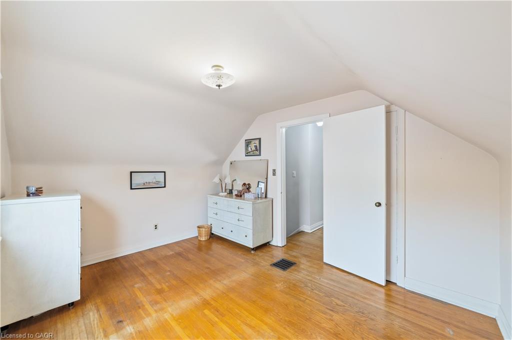 243 Jennings Crescent Property Photo 20