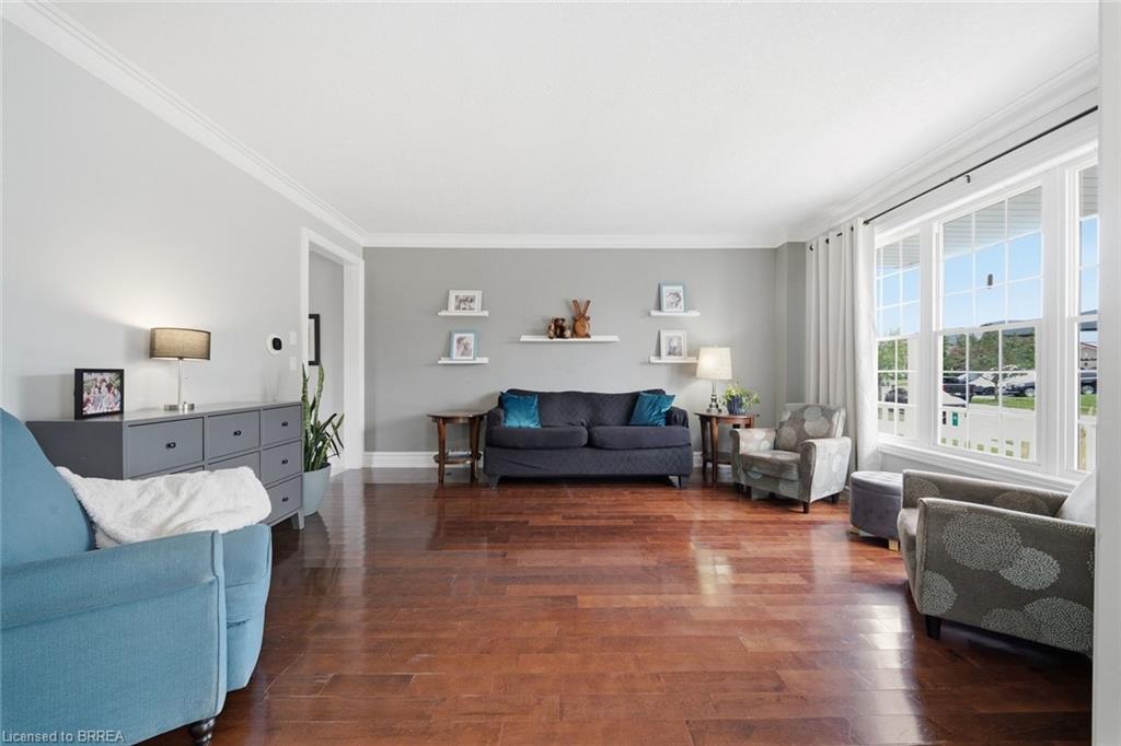 5 Hoodless Court Property Photo 5