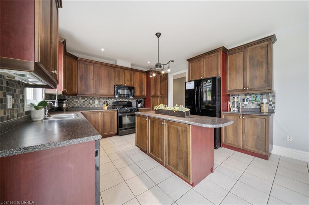 5 Hoodless Court Property Photo 14