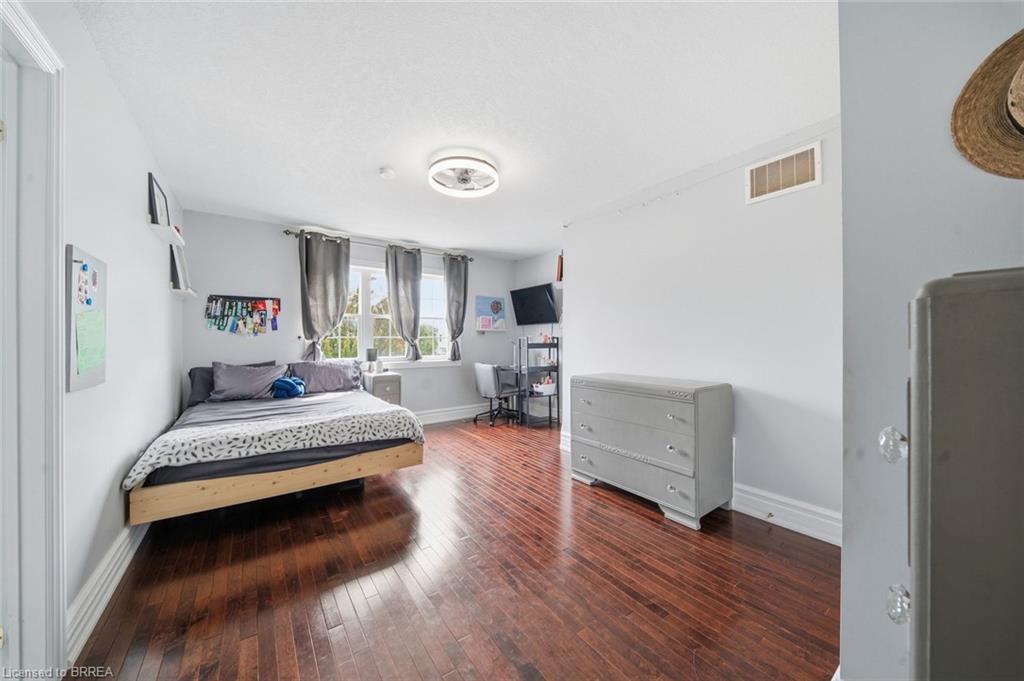 5 Hoodless Court Property Photo 18