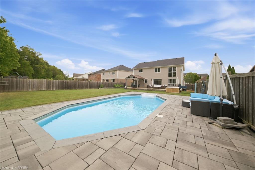 5 Hoodless Court Property Photo 36