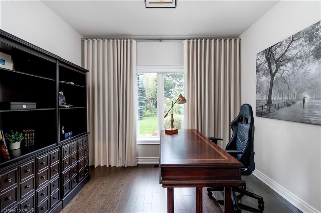 32 Parkshore Place Property Photo 14