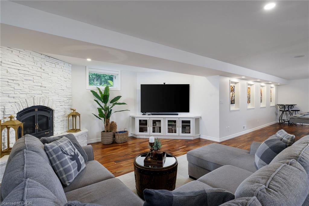 32 Parkshore Place Property Photo 29