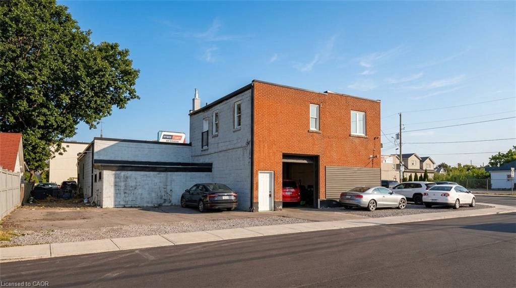 302 Queenston Road Property Photo 1