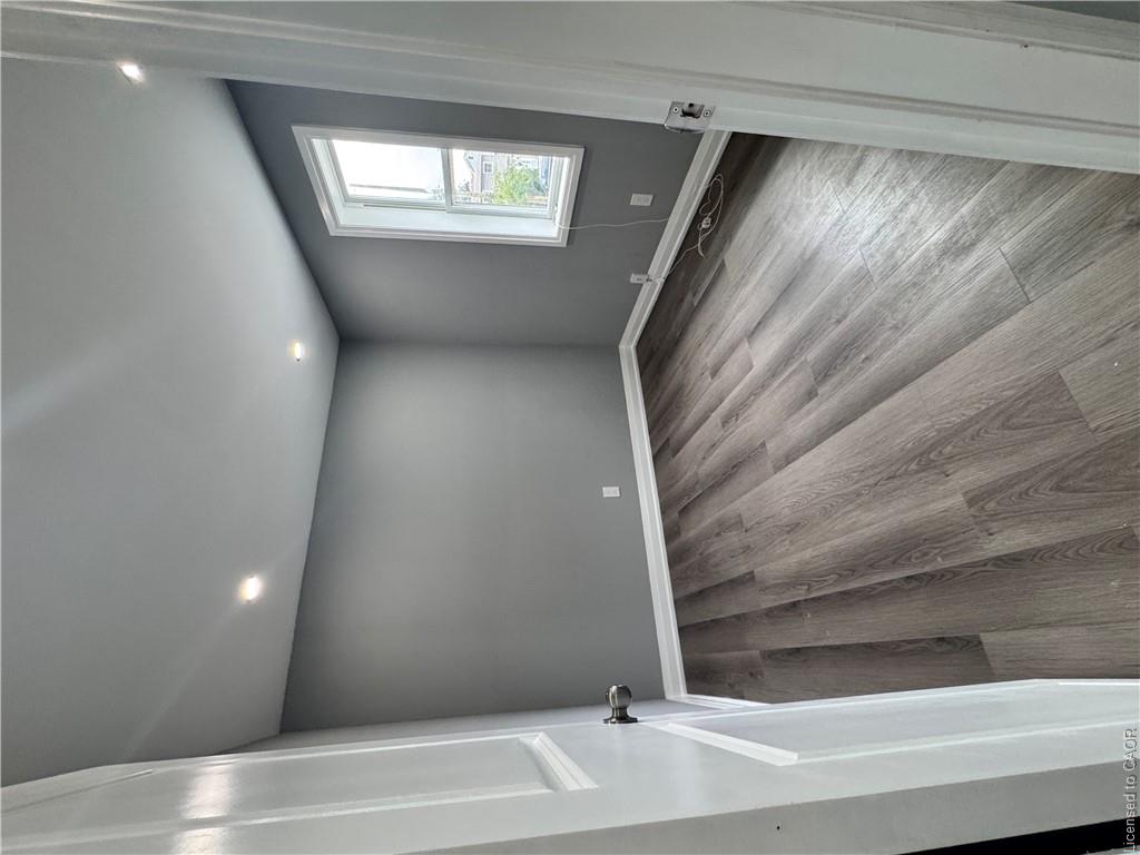 302 Queenston Road Property Photo 4