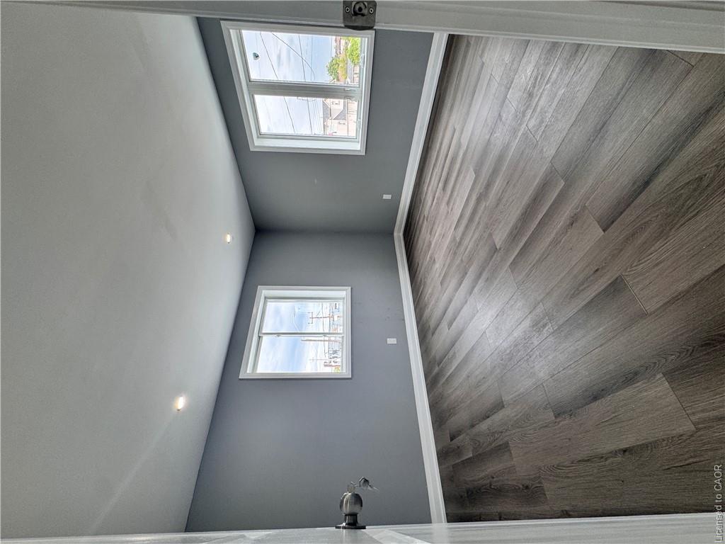 302 Queenston Road Property Photo 7
