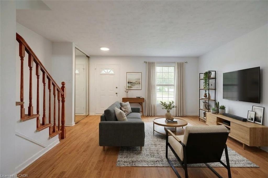102 Bloomingdale Road N Property Photo 4