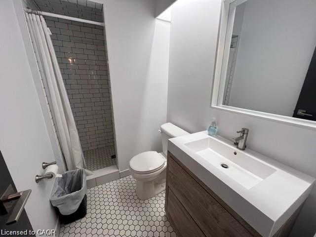 2-57 John Street S Property Photo 7