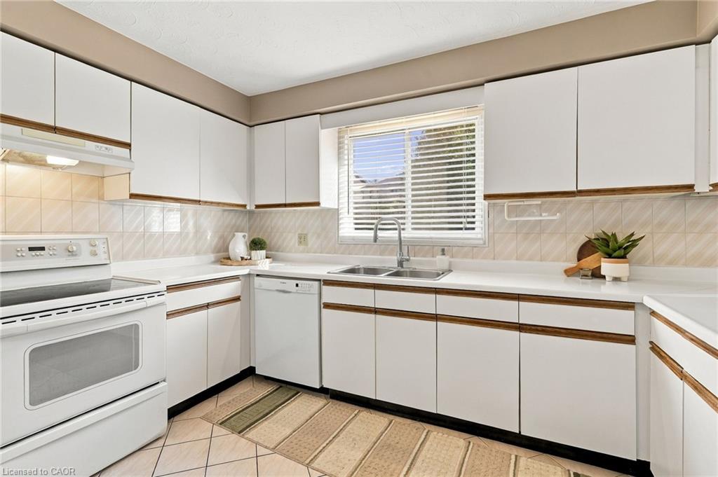 7 Argon Court Property Photo 16