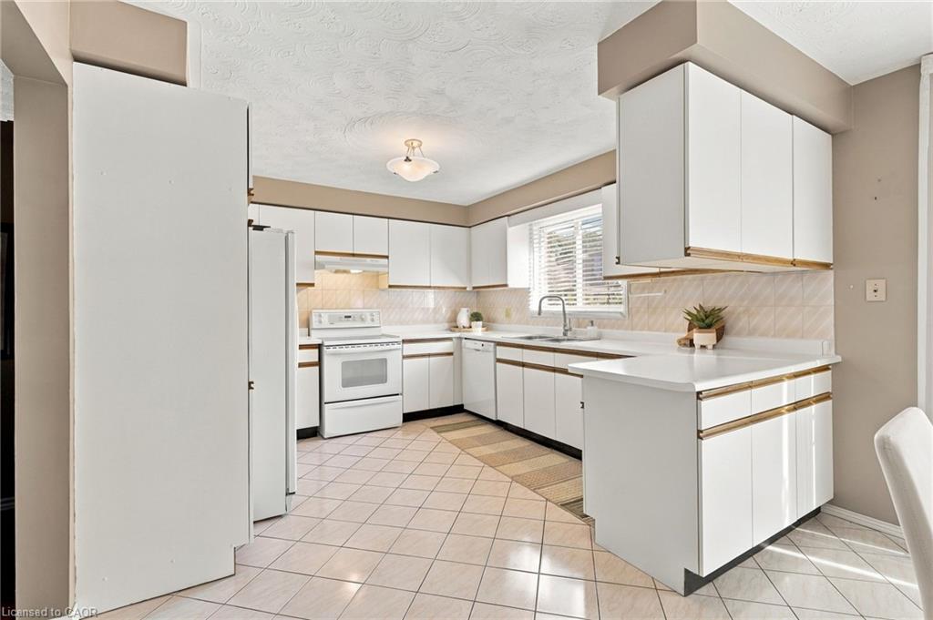 7 Argon Court Property Photo 17