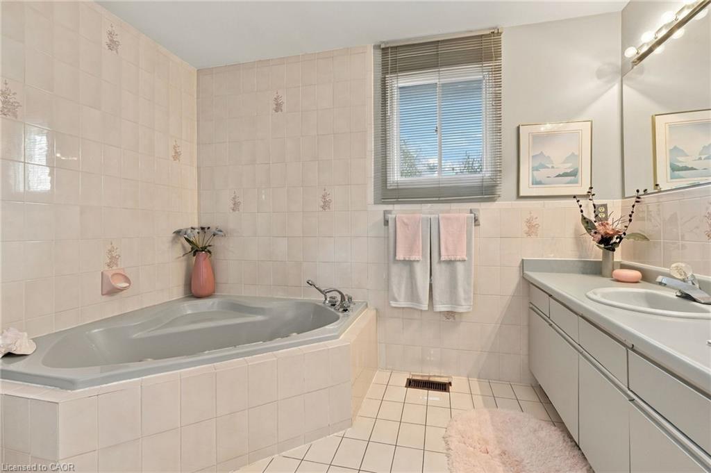 7 Argon Court Property Photo 32
